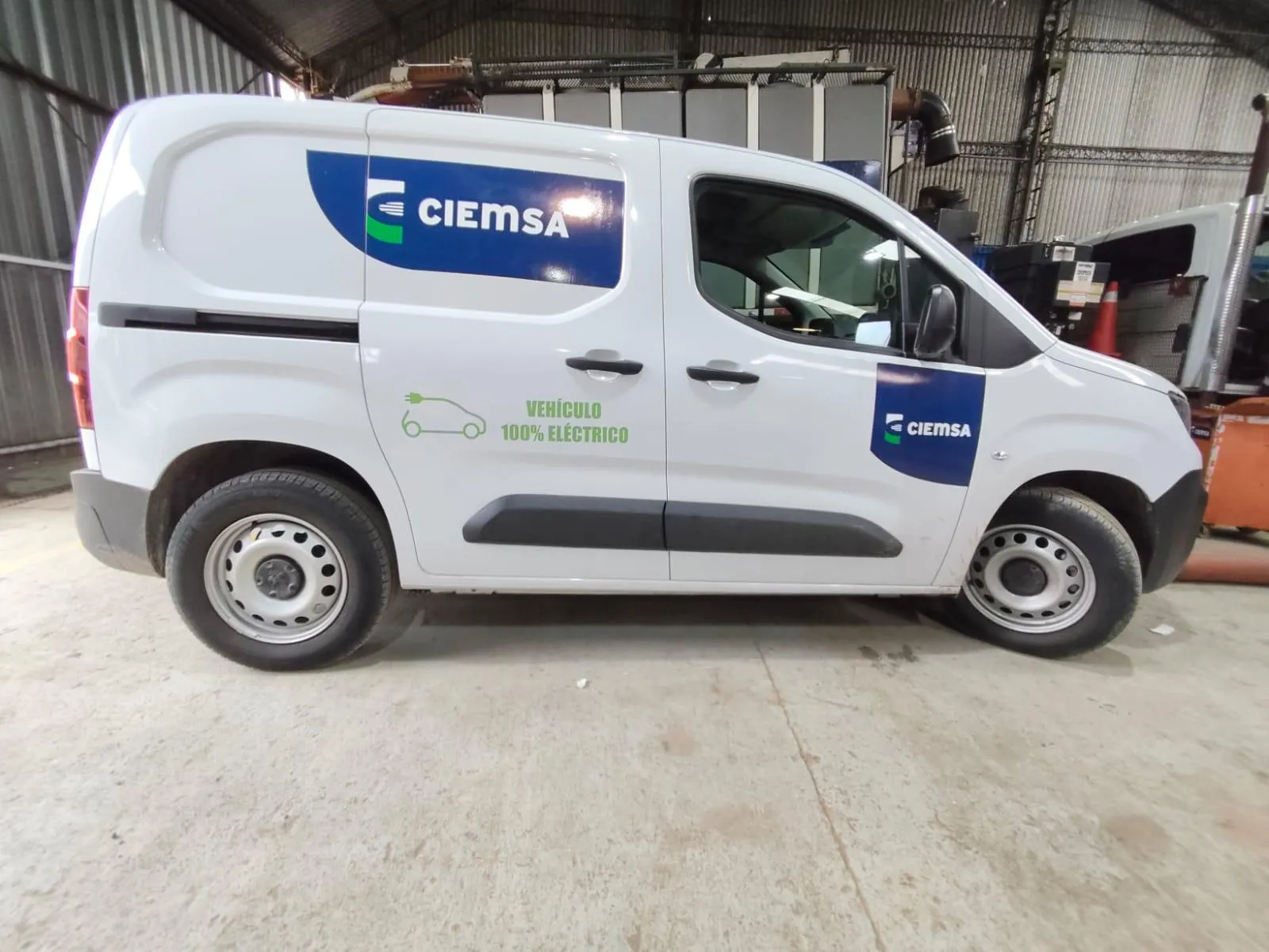 Proyecto Ploteo Vehicular 18