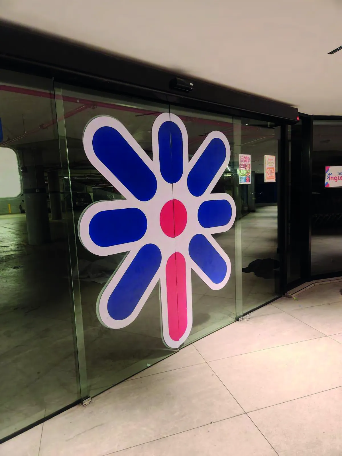 Vinilo Decorativo - Proyecto 3 - ROAR Uruguay