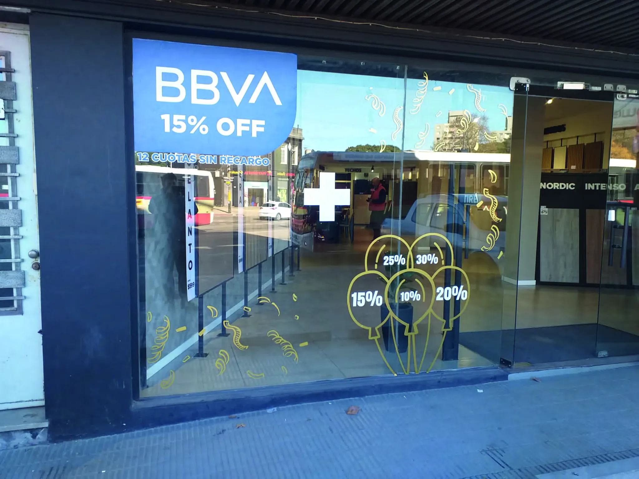 Vinilo Decorativo - Proyecto 6 - ROAR Uruguay